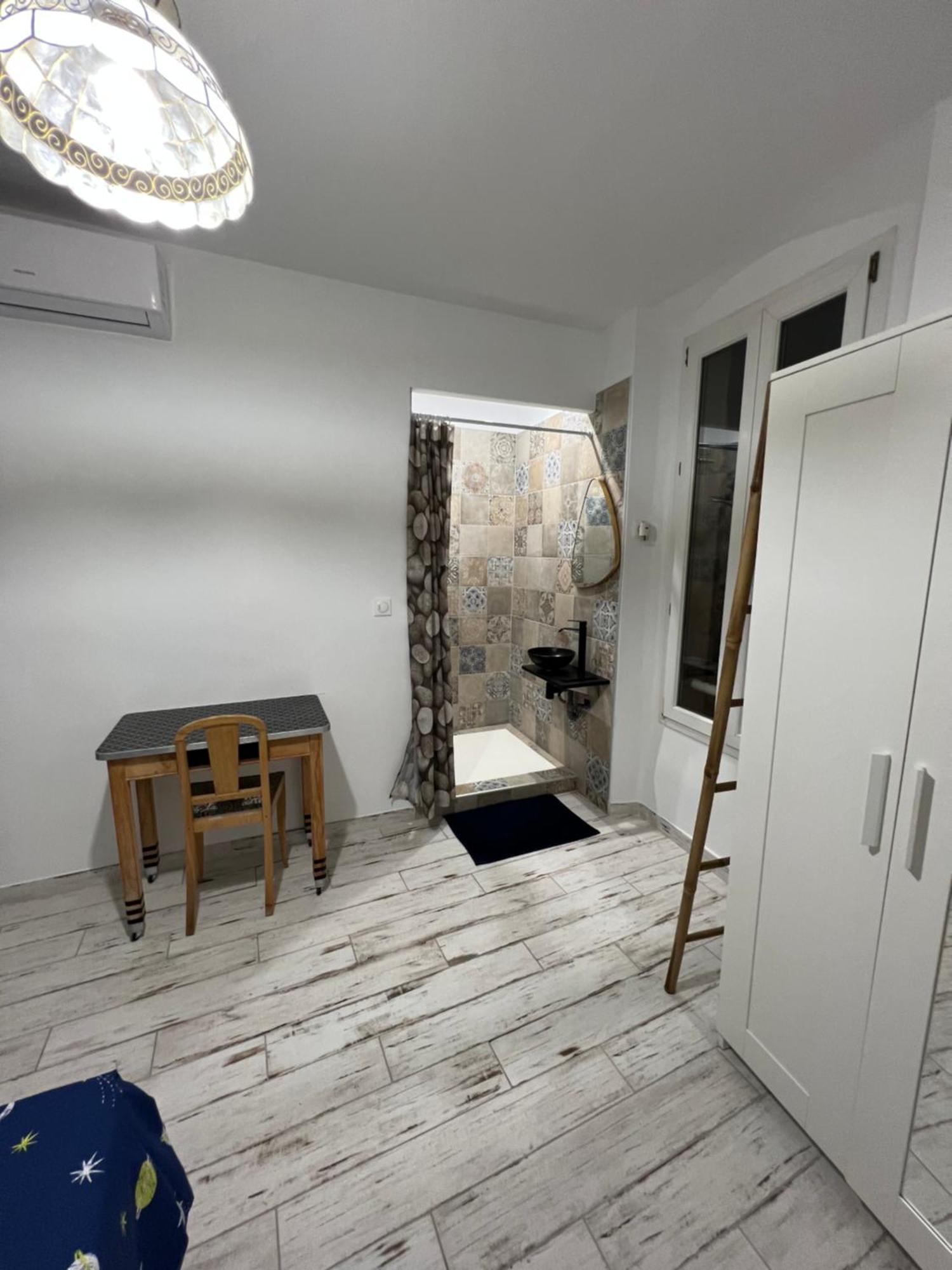 Duplex T3 Climatisé Plein Centre Terrasse Vue * La Ciotat